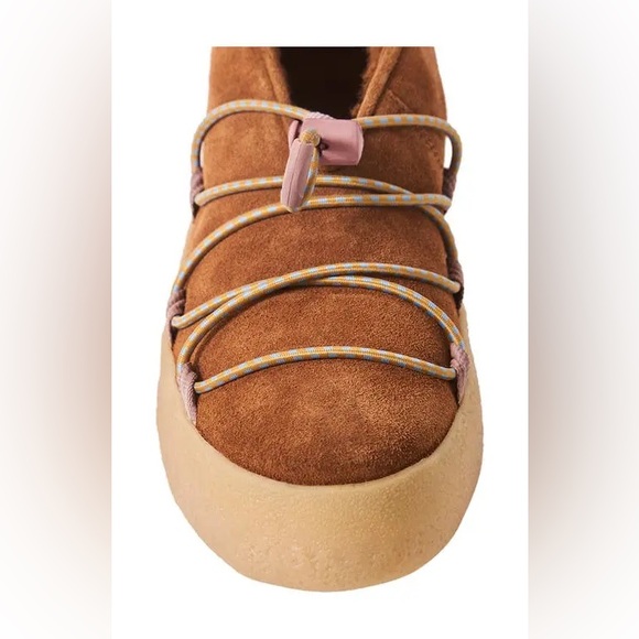 NWT FREE PEOPLE  Snowdrop Genuine Shearling Boots - Burnt Caramel Suede
$168MSRP - Picture 3 of 5